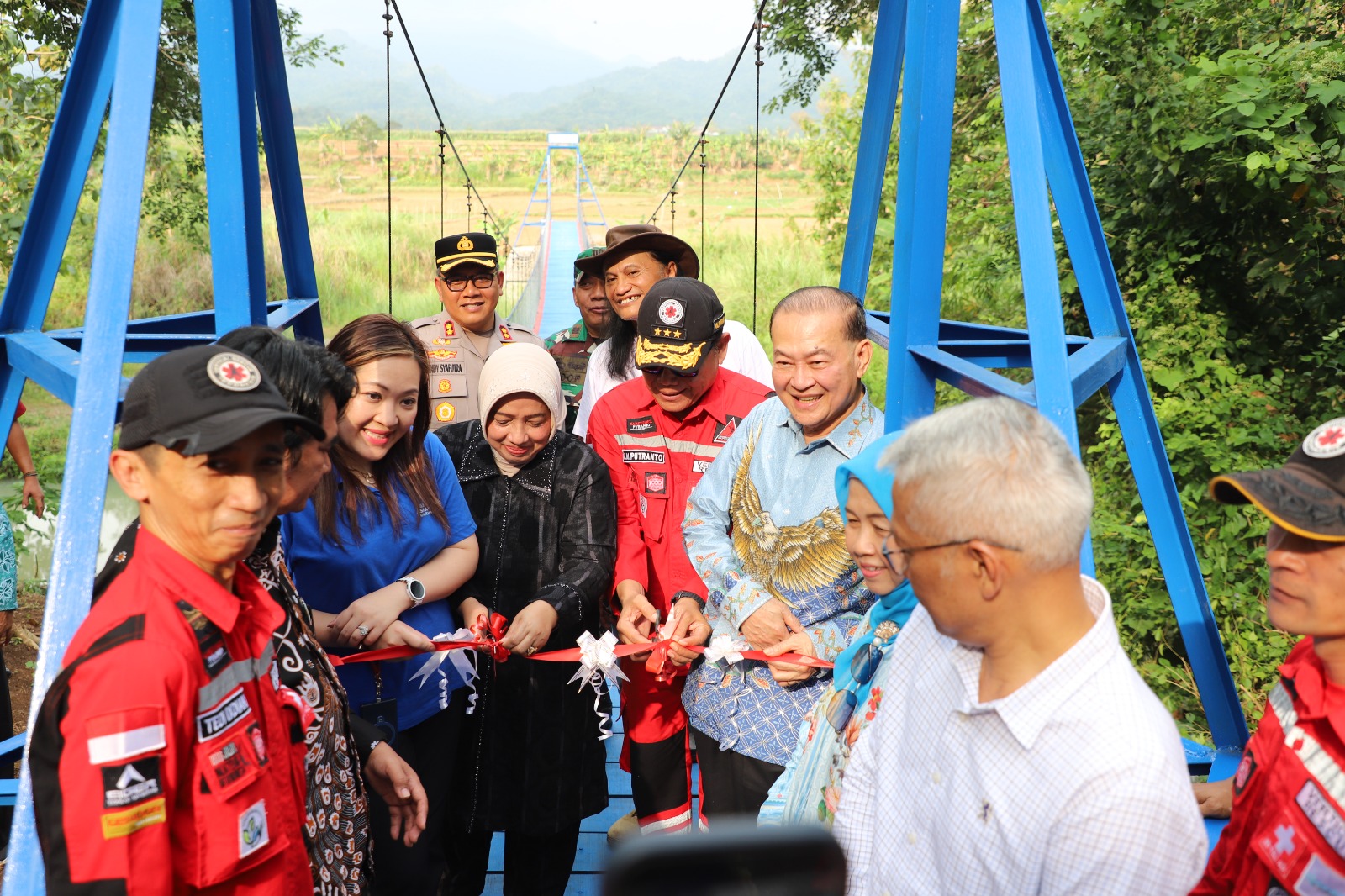 Bupati Purworejo Resmikan Jembatan Gantung Sungai Semawung, Perkuat Akses dan Mobilitas Warga