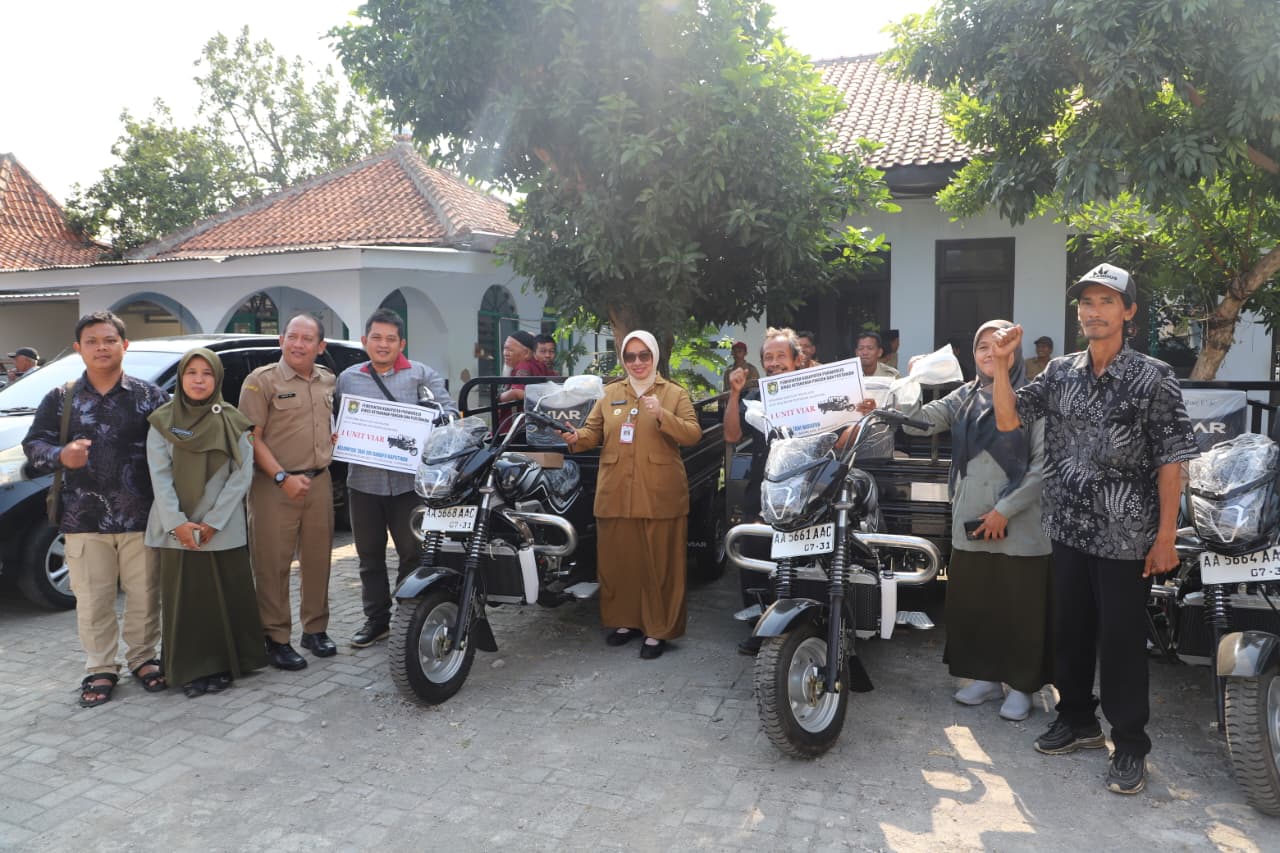 Perkuat Produktivitas Pangan dan Ternak, Pemkab Purworejo Salurkan Bantuan Alsintan dan Bibit Ternak Unggulan