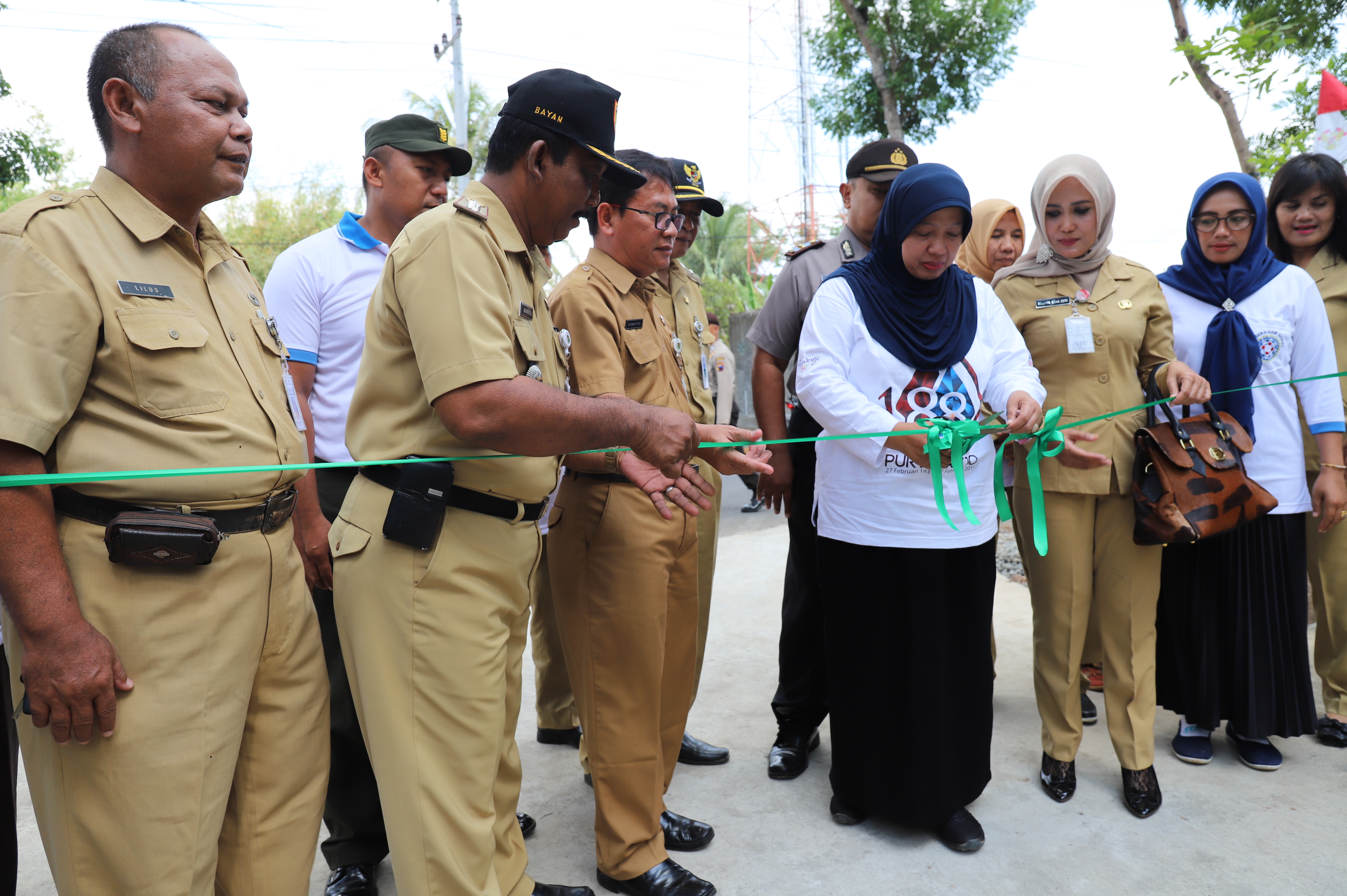 Warga Sucen Juru Tengah Tandang Bareng Membangun Jalan