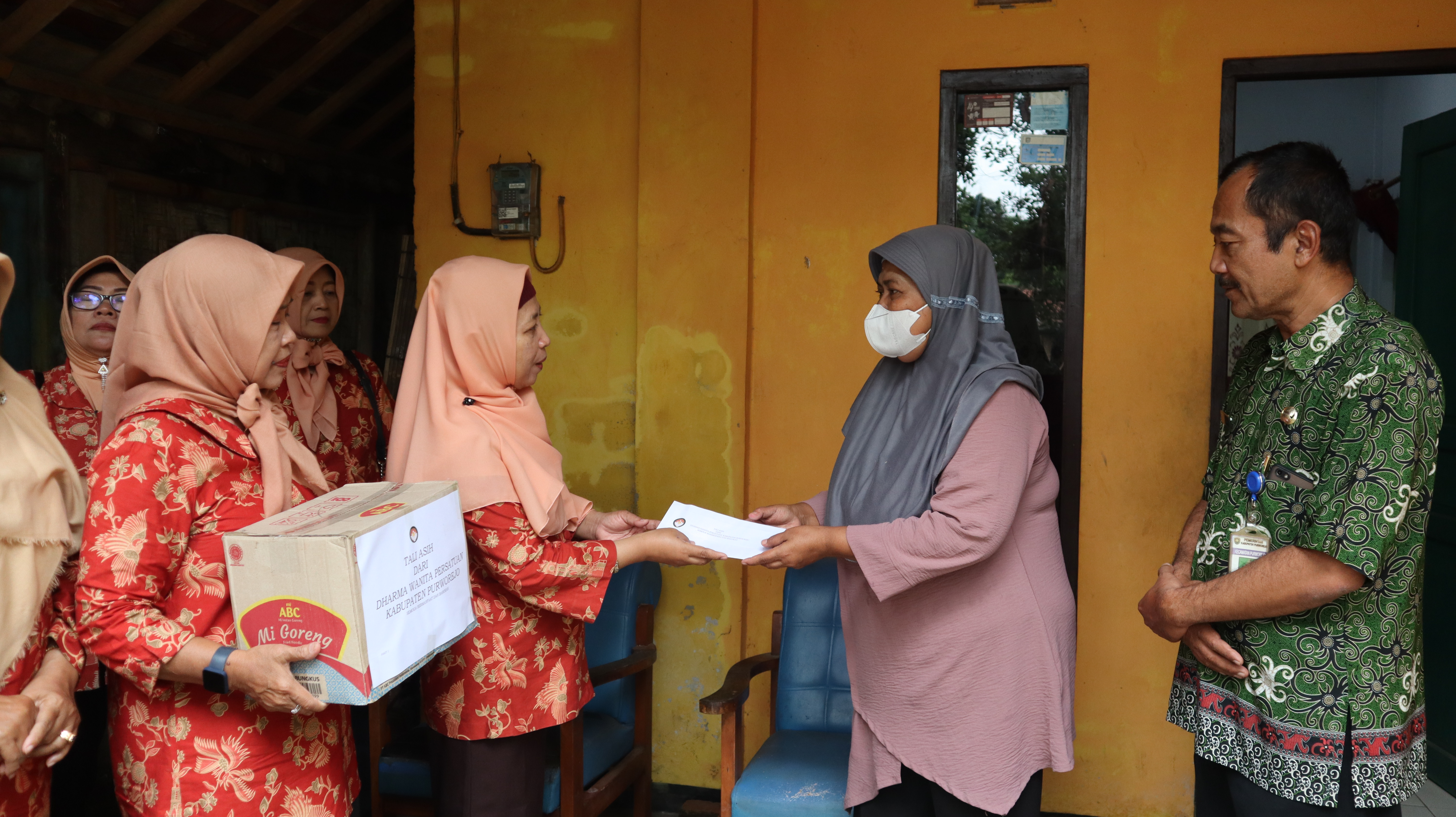 Sambut Ulang Tahun, DWP Kabupaten Purworejo Berikan Tali Asih 